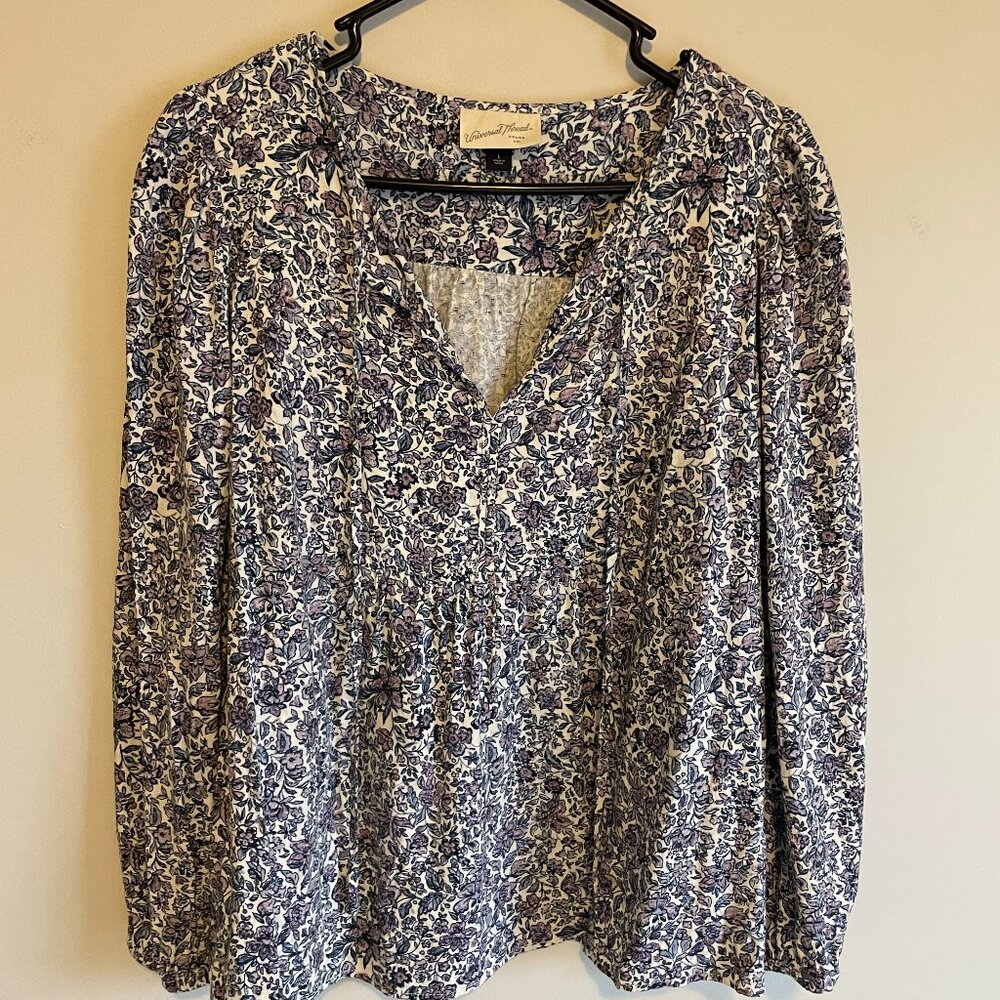 Universal Thread Flowery nice top  L